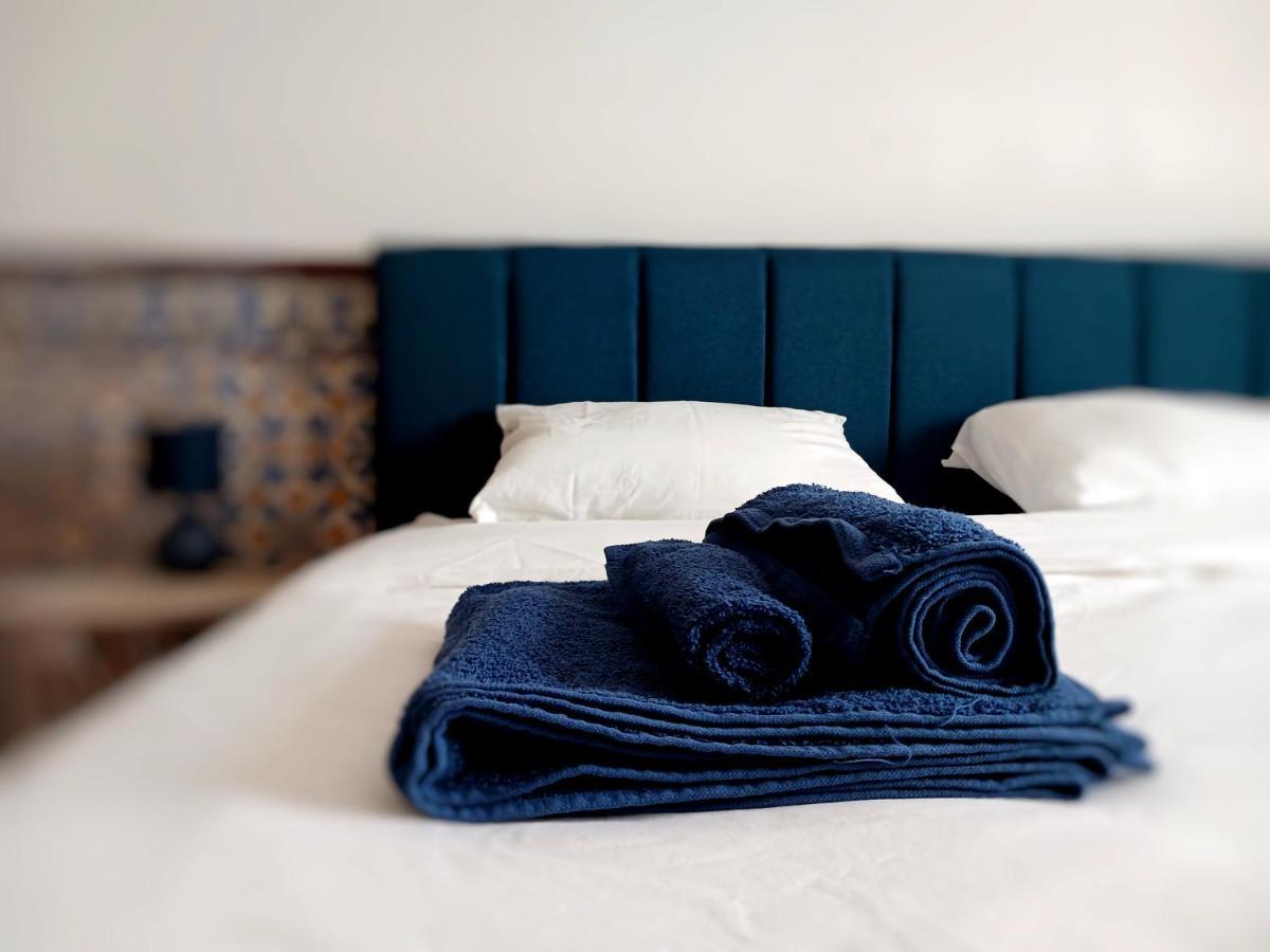 Rooms 10 Mins Walk From Train Station! Agualva-Cacem Dış mekan fotoğraf
