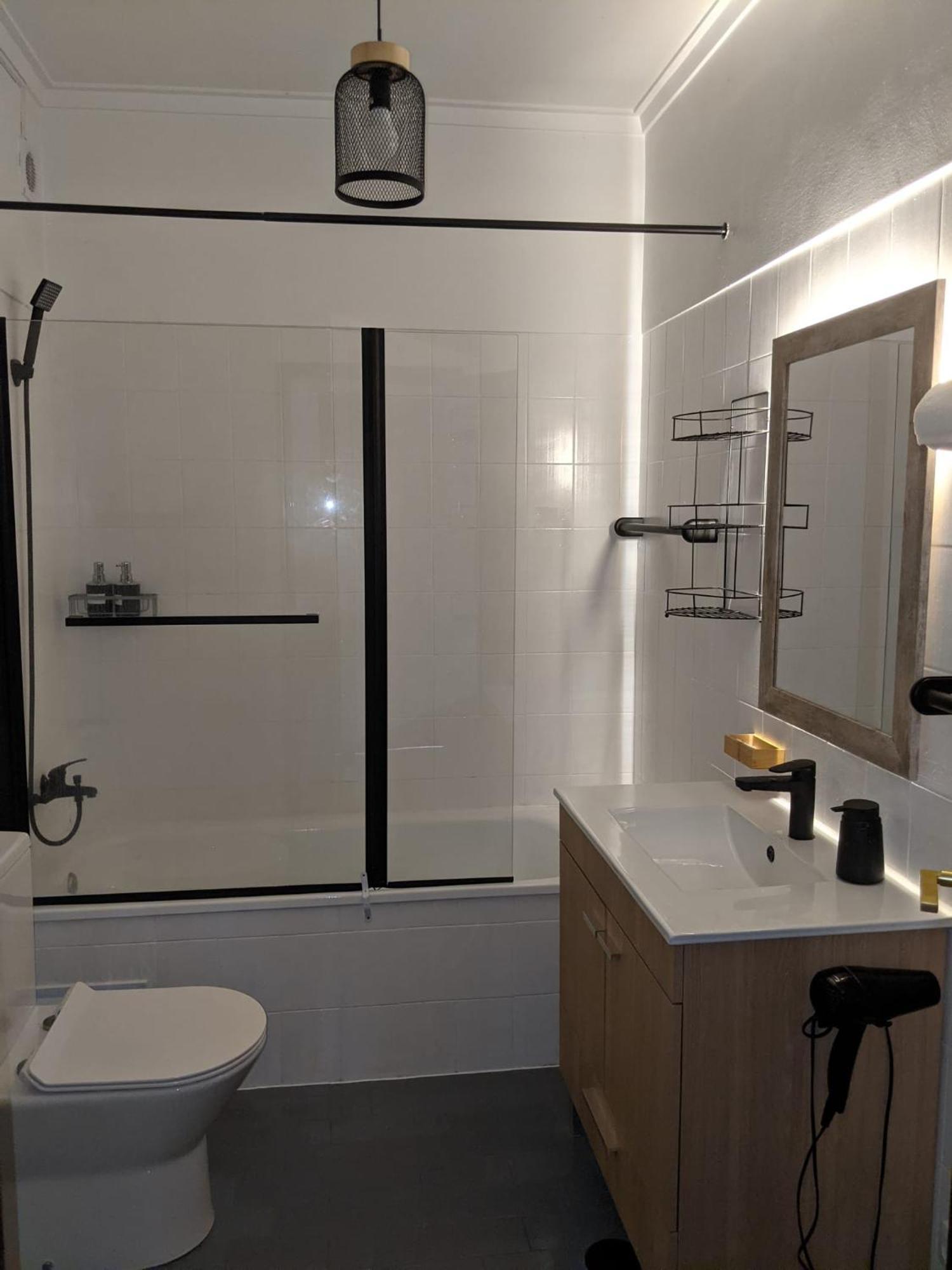 Rooms 10 Mins Walk From Train Station! Agualva-Cacem Dış mekan fotoğraf