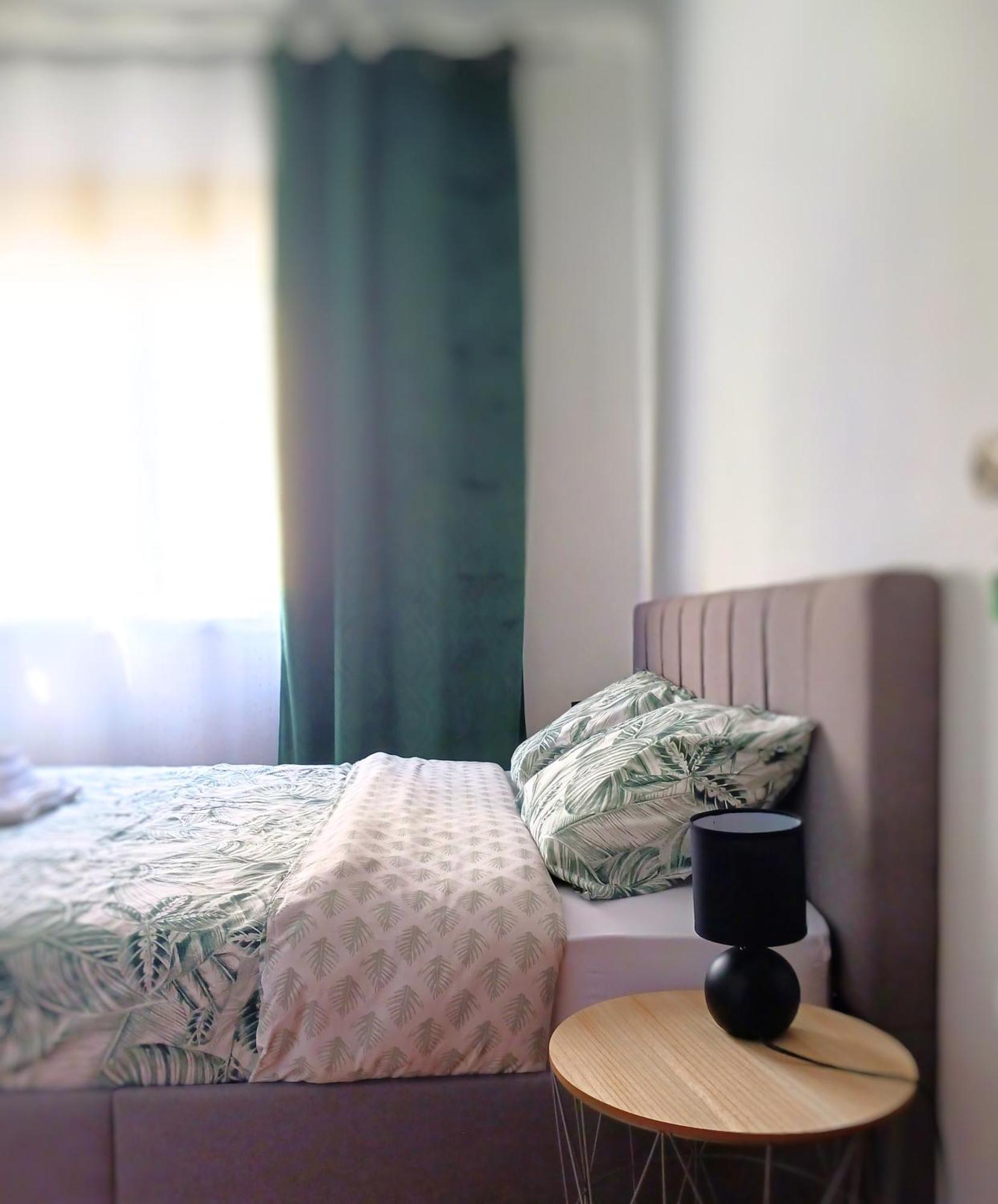 Rooms 10 Mins Walk From Train Station! Agualva-Cacem Dış mekan fotoğraf