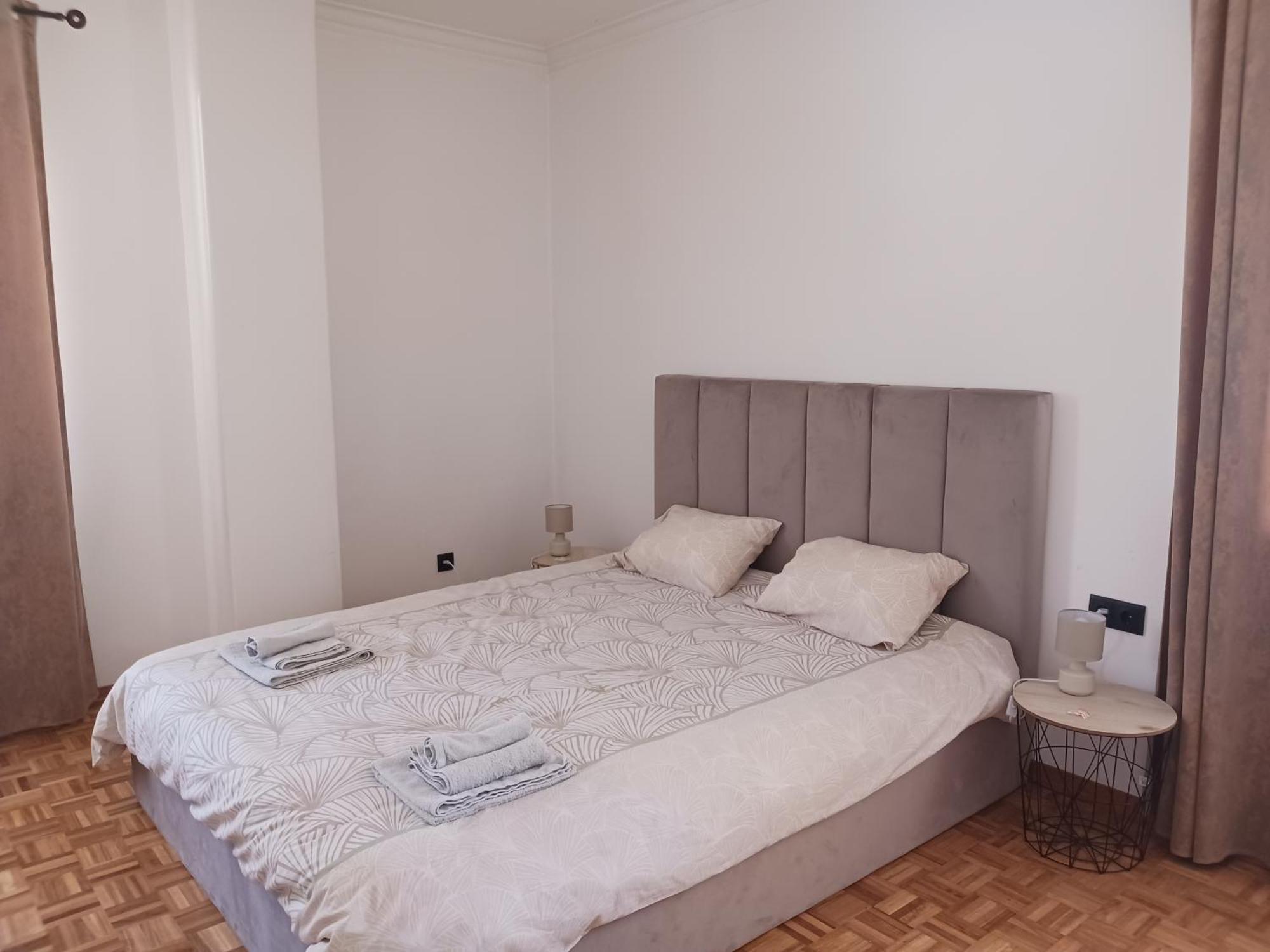 Rooms 10 Mins Walk From Train Station! Agualva-Cacem Dış mekan fotoğraf
