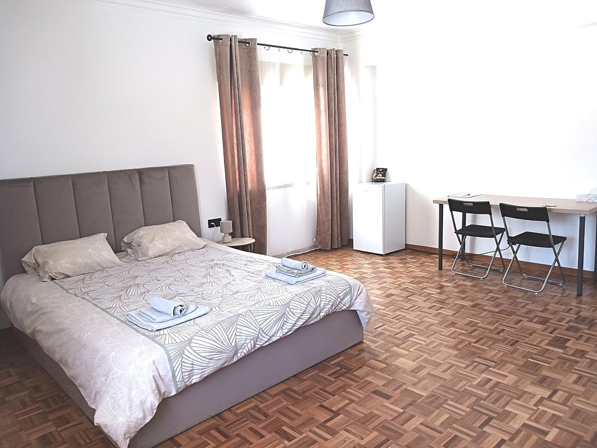 Rooms 10 Mins Walk From Train Station! Agualva-Cacem Dış mekan fotoğraf